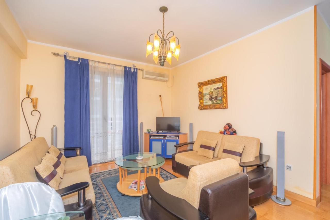 White Bear Budva Luaran gambar