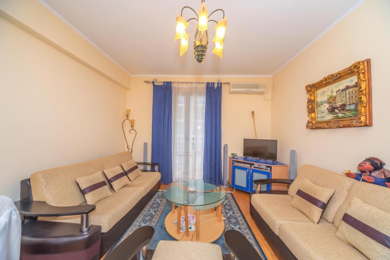 White Bear Budva Luaran gambar